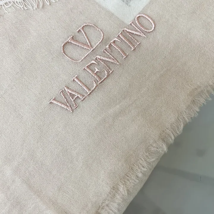 スーパーコピー ヴァレンティノ マフラー