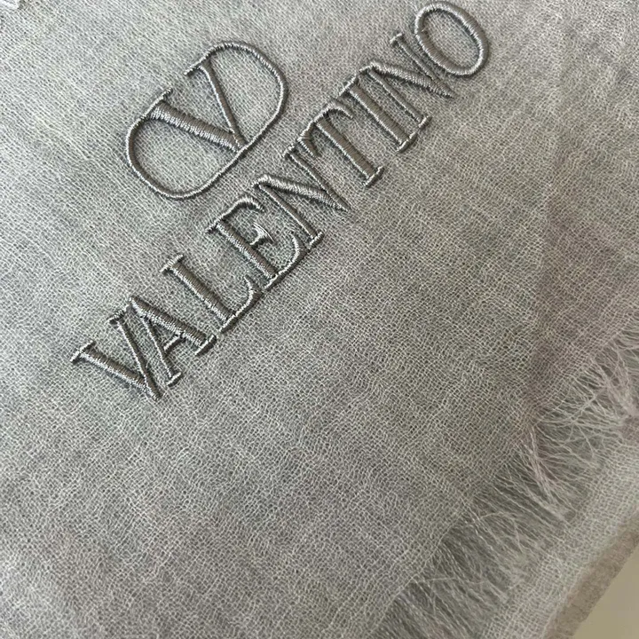 スーパーコピー ヴァレンティノ マフラー