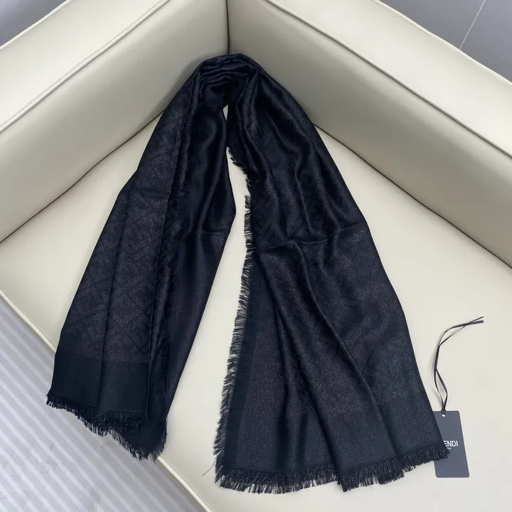 スーパーコピー フェンディ マフラー