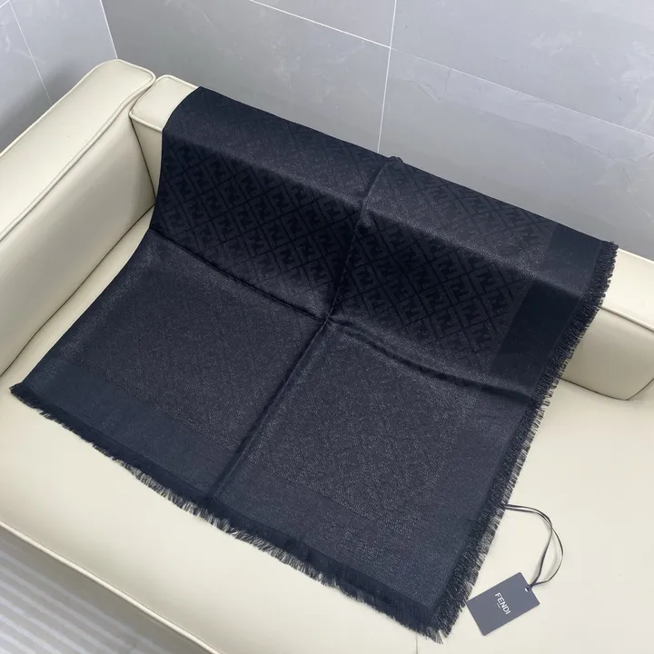 スーパーコピー フェンディ マフラー