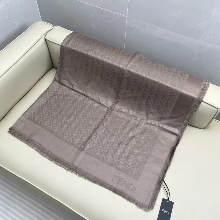 スーパーコピー フェンディ マフラー