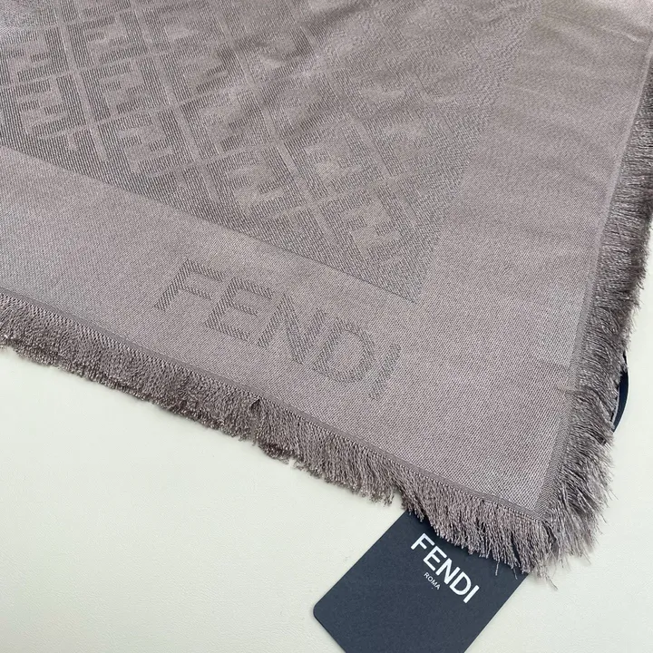 スーパーコピー フェンディ マフラー