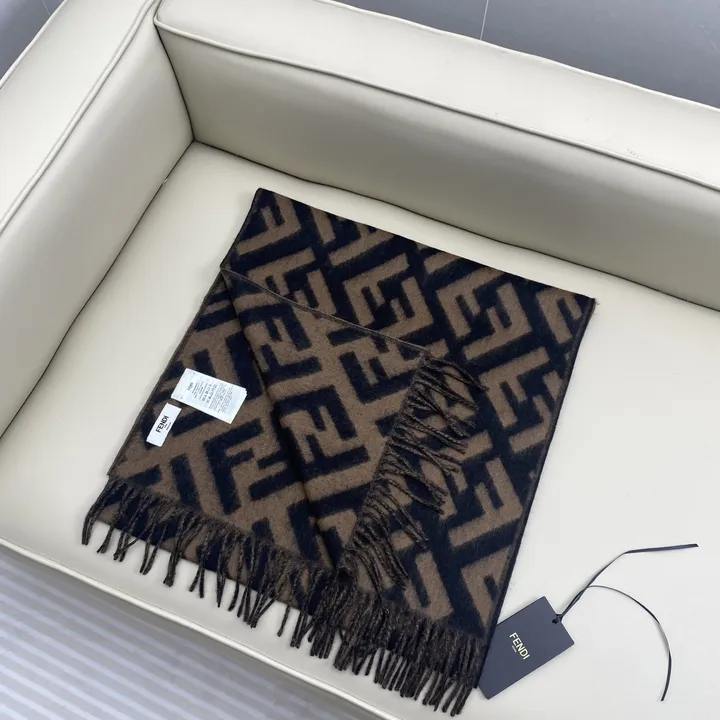 スーパーコピー フェンディ マフラー