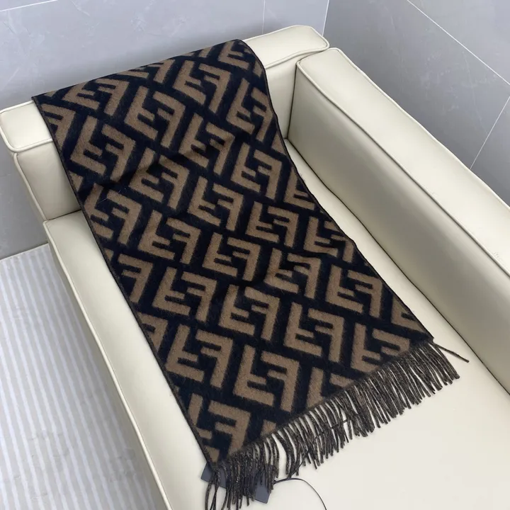 スーパーコピー フェンディ マフラー