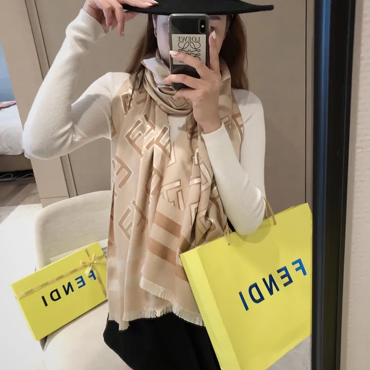 スーパーコピー フェンディ マフラー