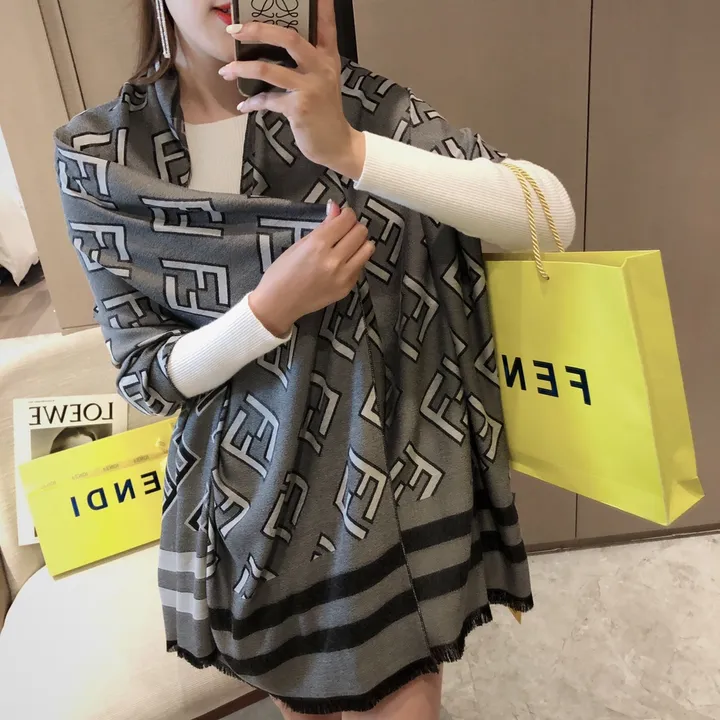 スーパーコピー フェンディ マフラー