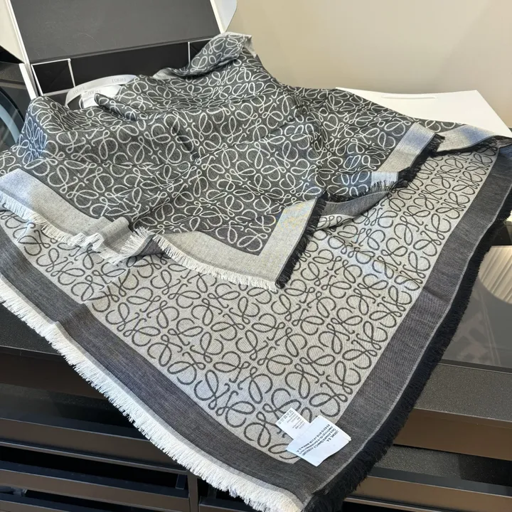 スーパーコピー ロエベ マフラー