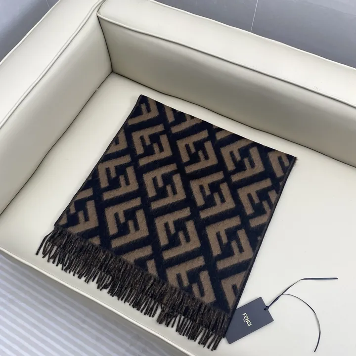 スーパーコピー フェンディ マフラー