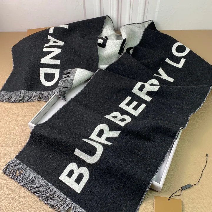 スーパーコピー セリーヌ マフラー