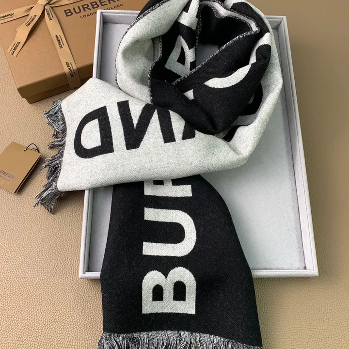 スーパーコピー セリーヌ マフラー