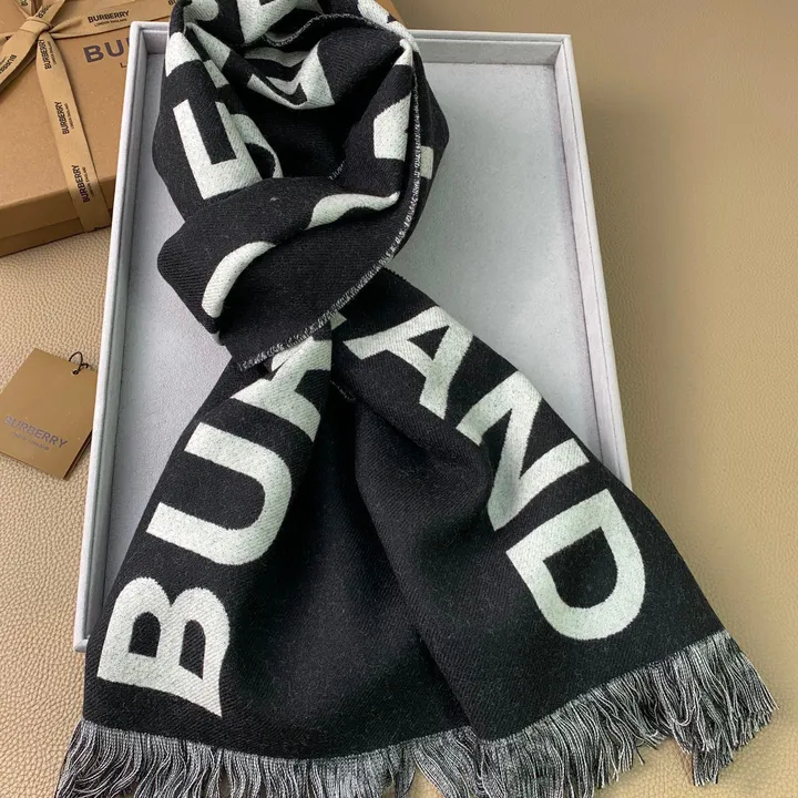 スーパーコピー セリーヌ マフラー