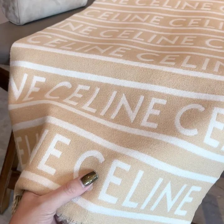 スーパーコピー セリーヌ マフラー