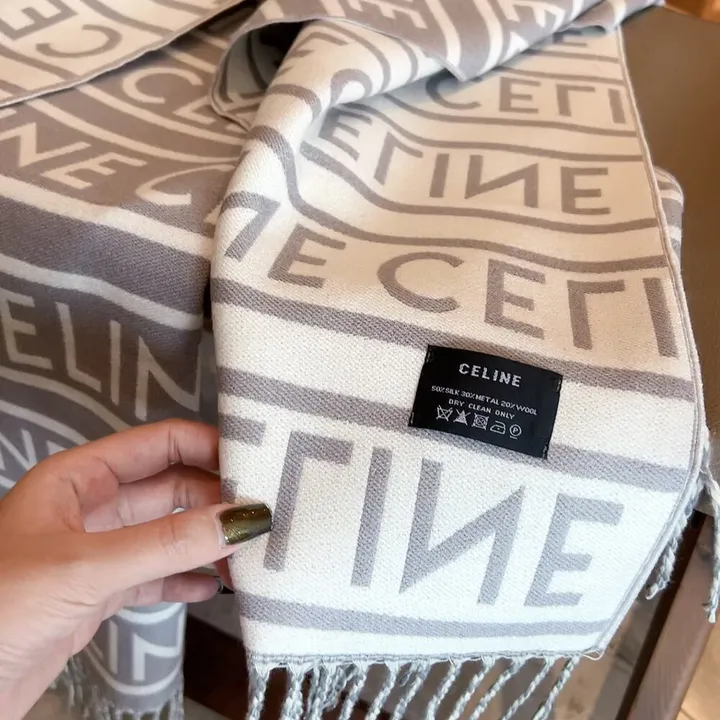 スーパーコピー セリーヌ マフラー