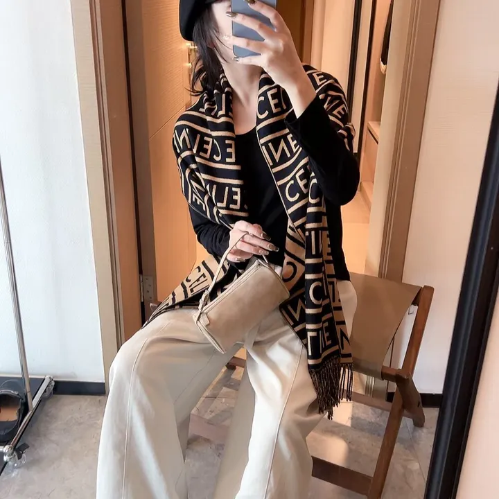 スーパーコピー セリーヌ マフラー