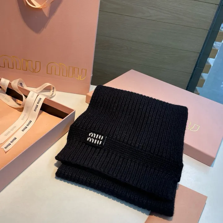 スーパーコピー ミュウミュウ マフラー