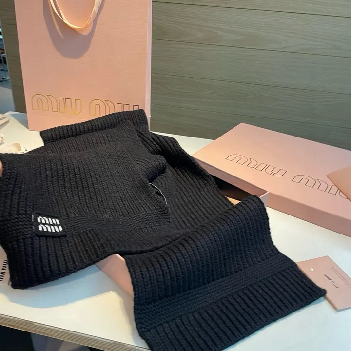 スーパーコピー ミュウミュウ マフラー