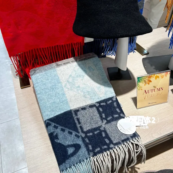 スーパーコピー ヴィヴィアン・ウエストウッド マフラー