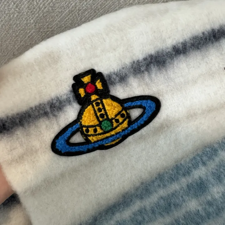 スーパーコピー ヴィヴィアン・ウエストウッド マフラー