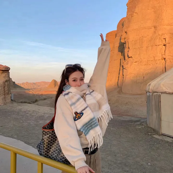 スーパーコピー ヴィヴィアン・ウエストウッド マフラー