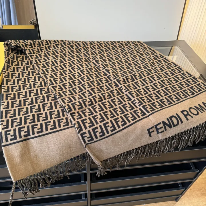 スーパーコピー フェンディ マフラー