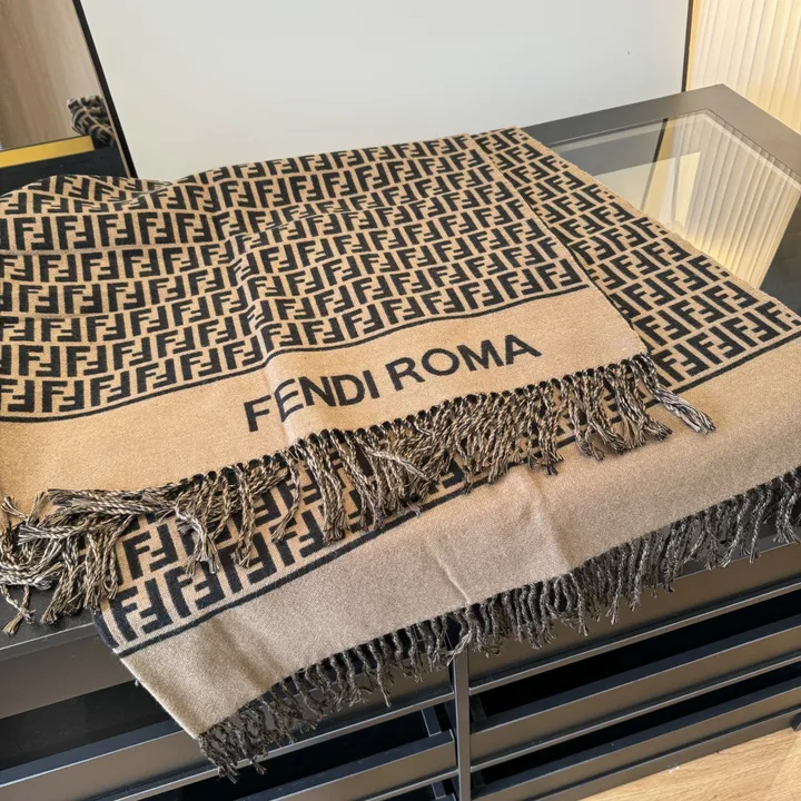 スーパーコピー フェンディ マフラー