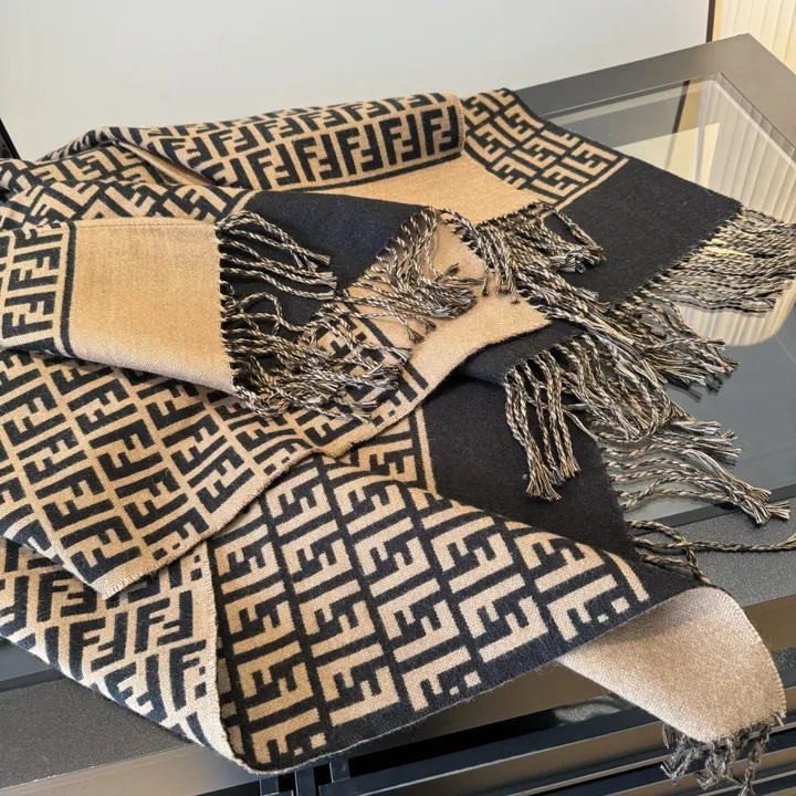 スーパーコピー フェンディ マフラー