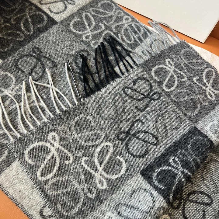 スーパーコピー ロエベ マフラー