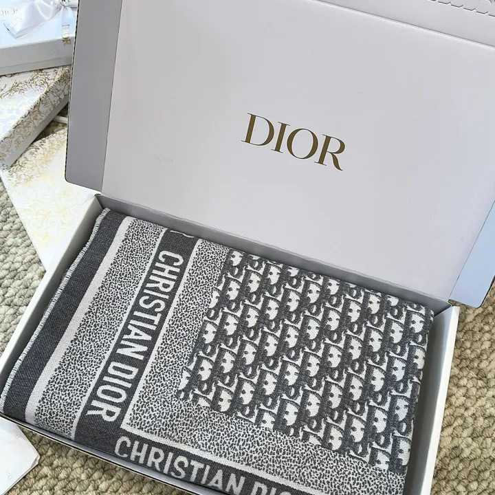 スーパーコピー ディオール マフラー