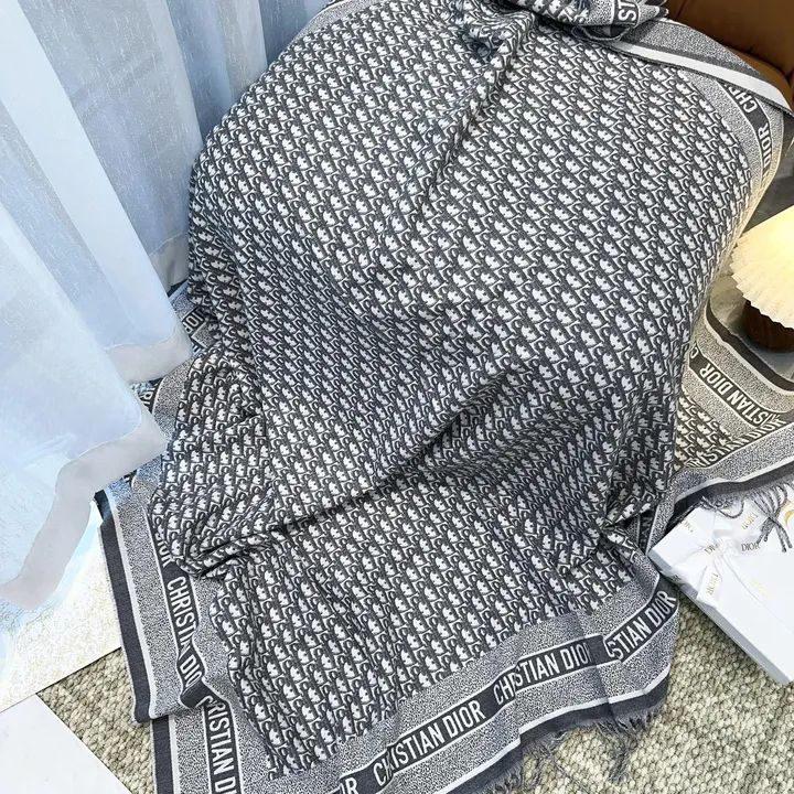 スーパーコピー ディオール マフラー