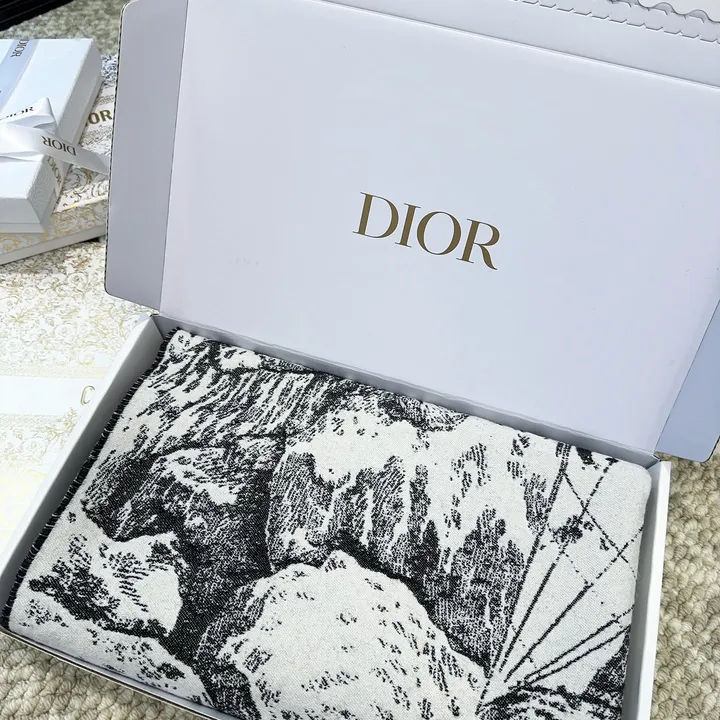 スーパーコピー ディオール マフラー