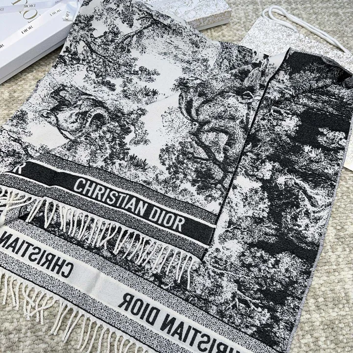 スーパーコピー ディオール マフラー