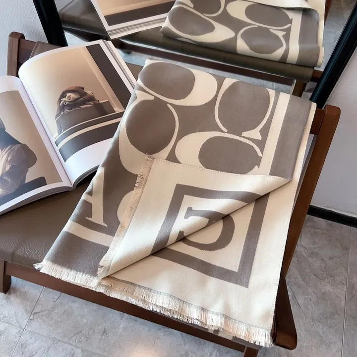 スーパーコピー コーチ マフラー