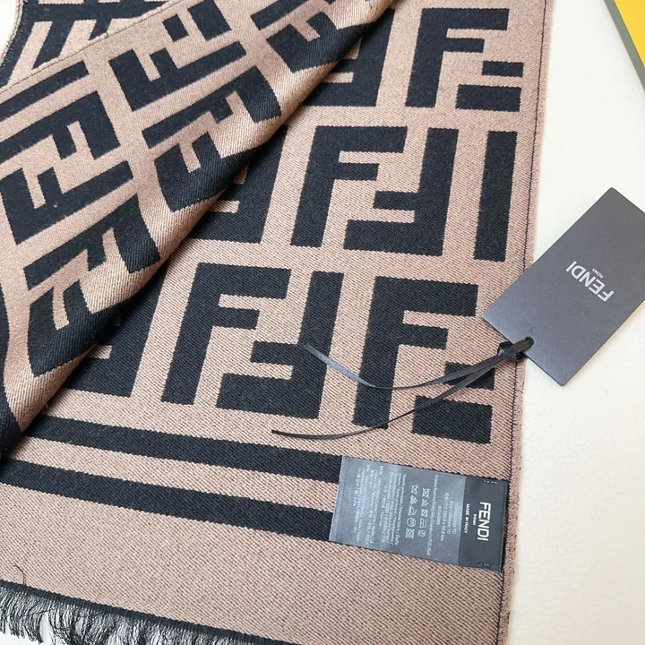 スーパーコピー フェンディ マフラー