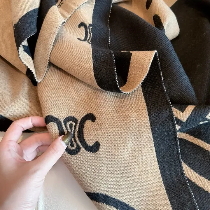 スーパーコピー セリーヌ マフラー