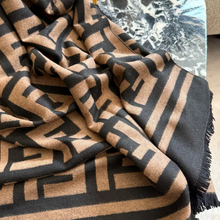 スーパーコピー フェンディ マフラー