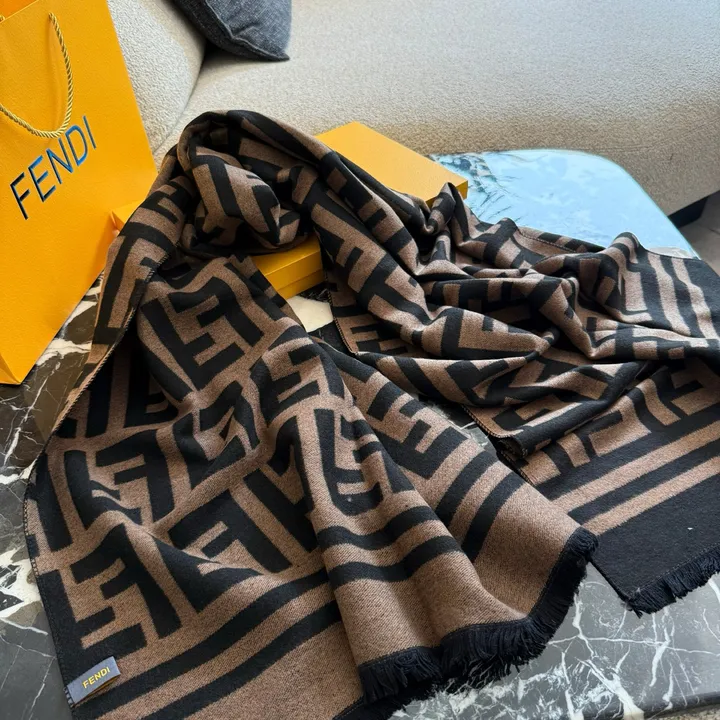 スーパーコピー フェンディ マフラー