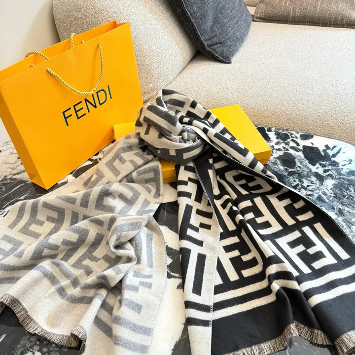 スーパーコピー フェンディ マフラー