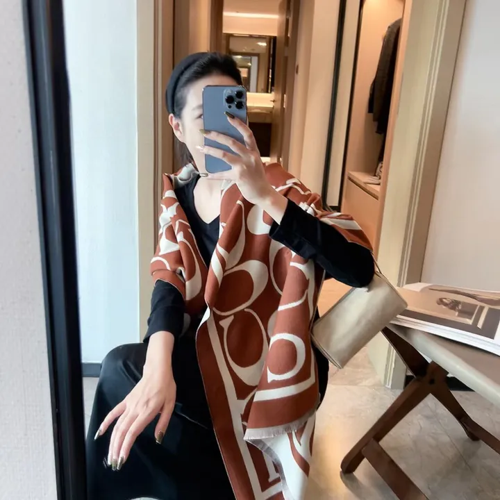 スーパーコピー コーチ マフラー