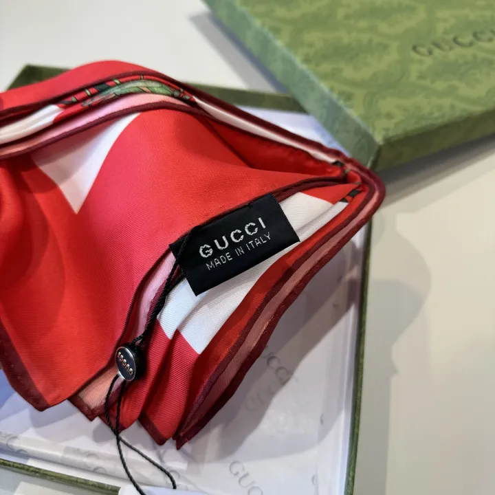 スーパーコピー グッチ マフラー