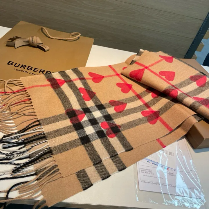 スーパーコピー バーバリー ス マフラー