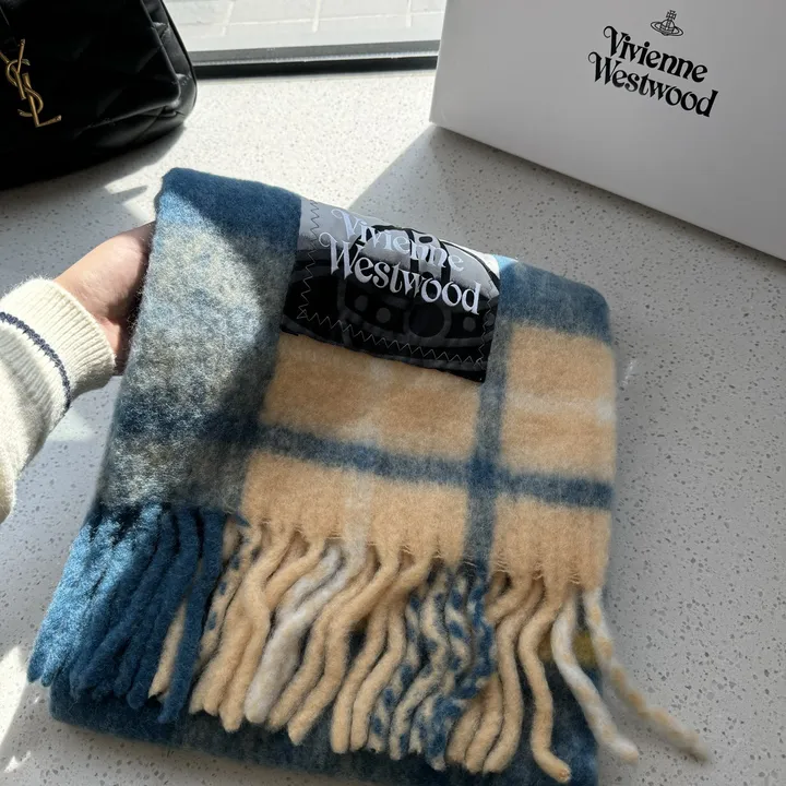 スーパーコピー ヴィヴィアン・ウエストウッド マフラー