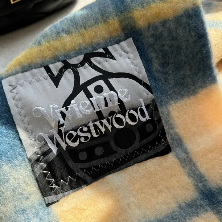 スーパーコピー ヴィヴィアン・ウエストウッド マフラー