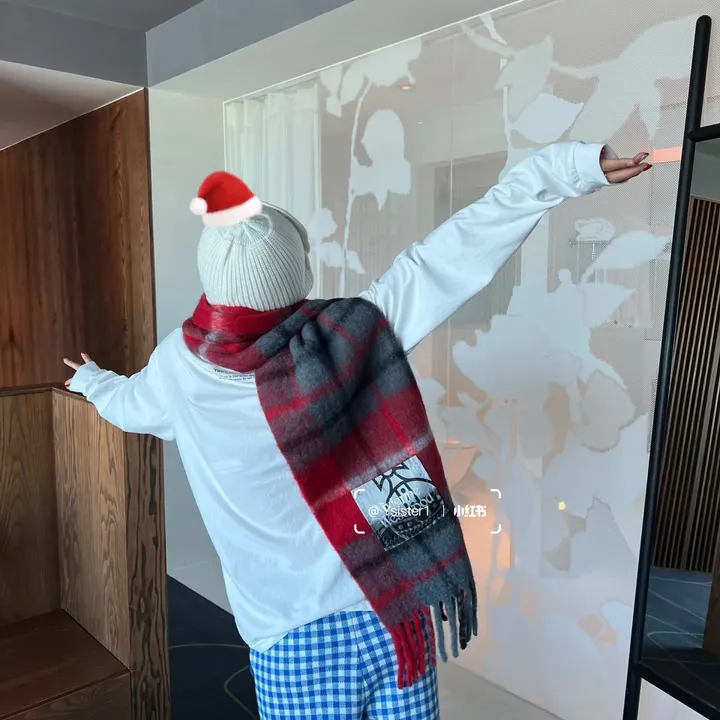 スーパーコピー ヴィヴィアン・ウエストウッド マフラー