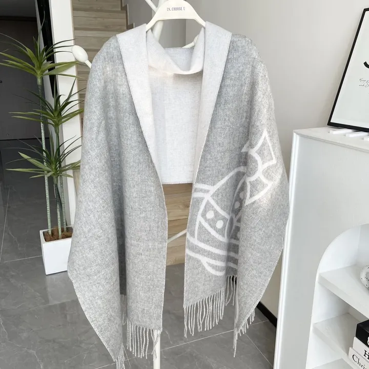 スーパーコピー ヴィヴィアン・ウエストウッド マフラー