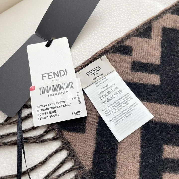 スーパーコピー フェンディ マフラー