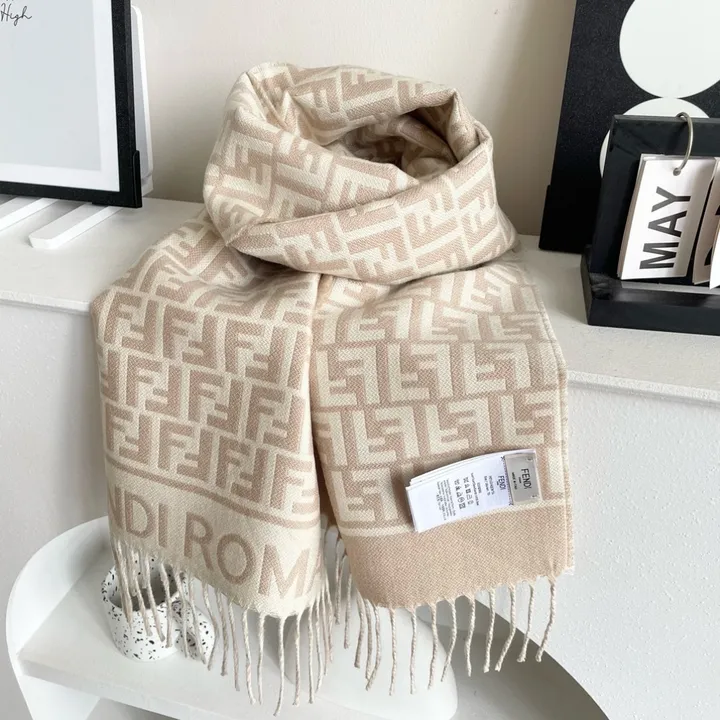 スーパーコピー フェンディ マフラー