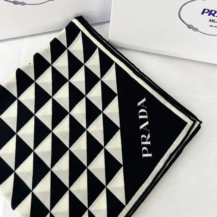 スーパーコピー プラダ マフラー