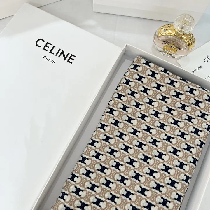 スーパーコピー セリーヌ マフラー