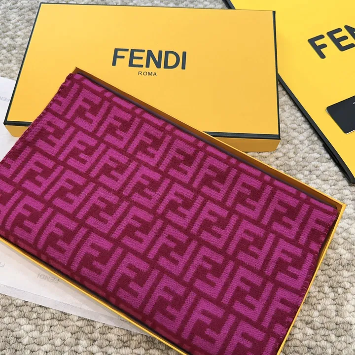 スーパーコピー フェンディ マフラー