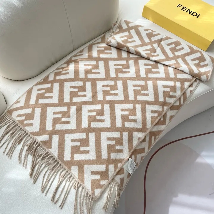 スーパーコピー フェンディ マフラー